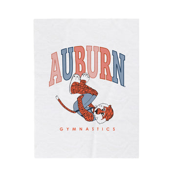 The Auburn Arch Front Tuck Aubie | Velveteen Plush Blanket
