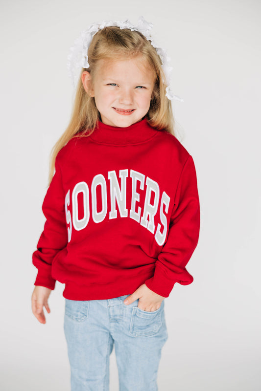 The Madi Classic Mockneck Sooners Applique | Youth Crimson