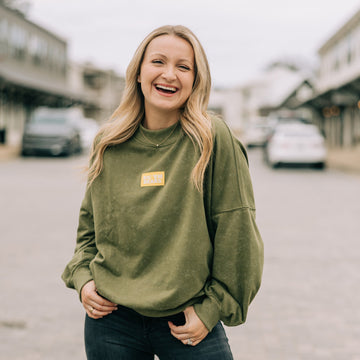 The Pat Neff Pullover Green | Sic 'Em Bears Woven Label