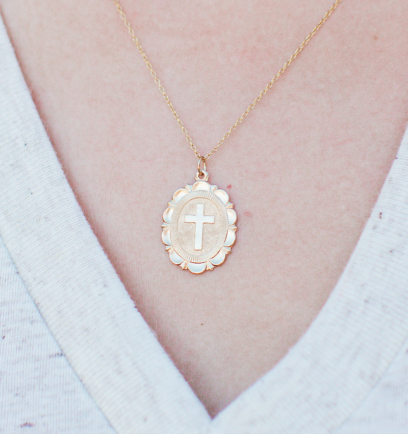 The Scalloped Oval Cross | Necklace